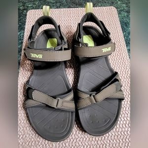 Teva Gray w/Lime Green Sandals Size 8